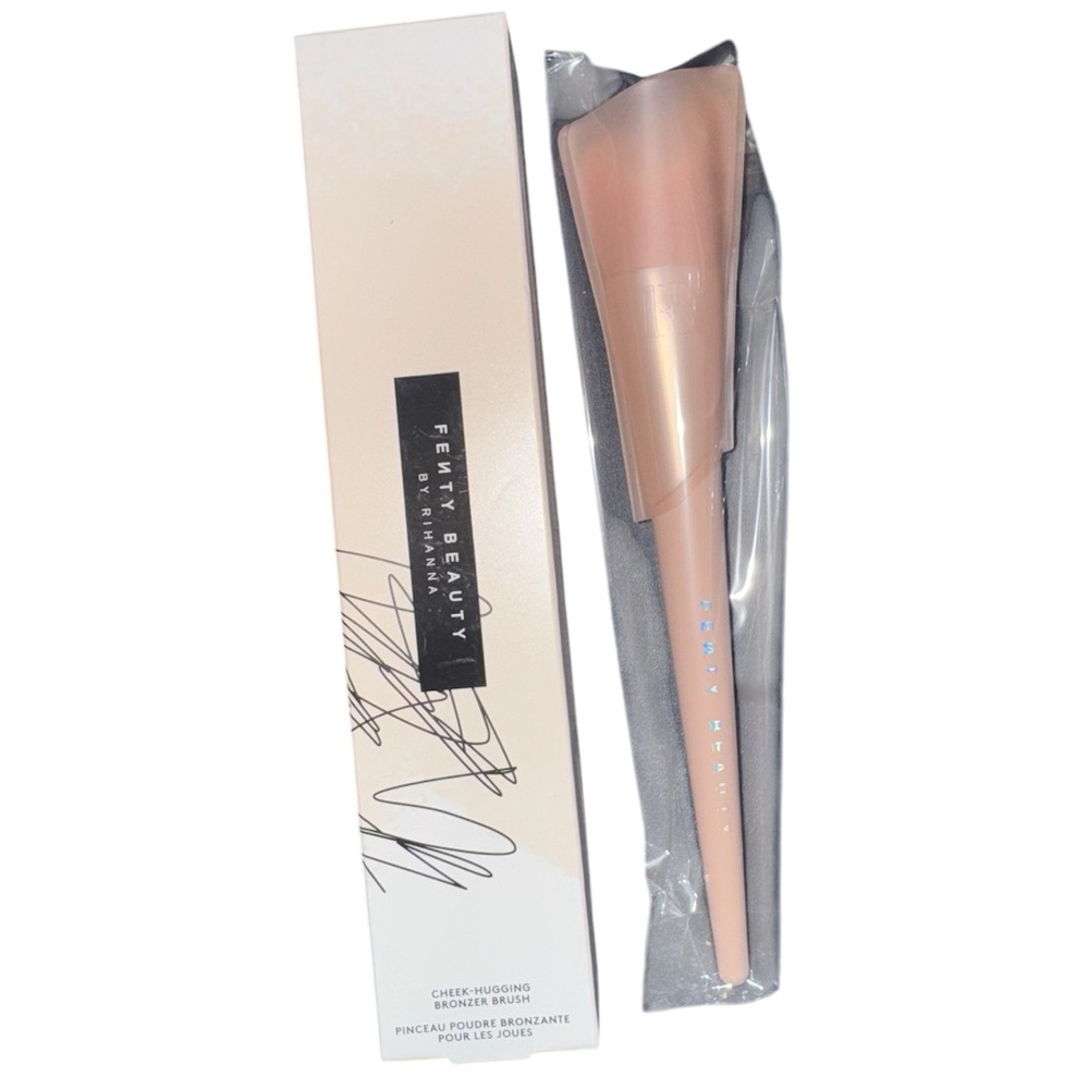 FENTY Brush 💜
